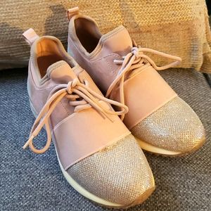 Shoe Dazzle women's tennis shoes, pink/mauve, size 6